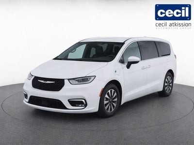 2023 Chrysler Pacifica Hybrid Touring L