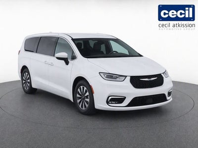 2023 Chrysler Pacifica Hybrid Touring L