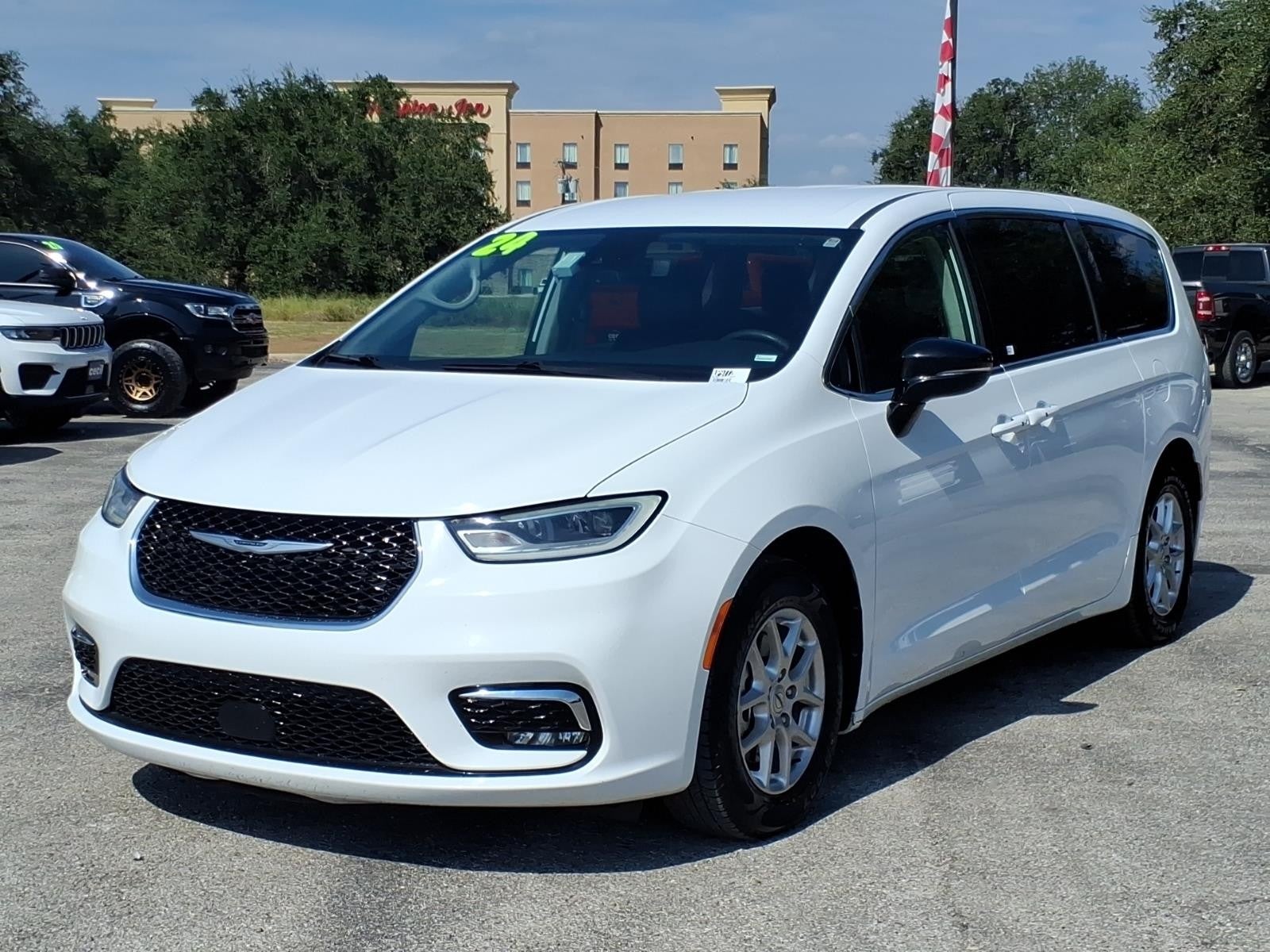 2024 Chrysler Pacifica Touring L