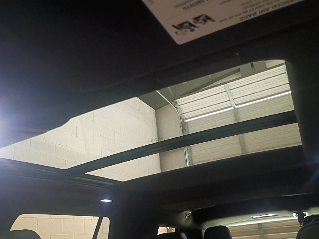2027 GMC Yukon Denali - Photo 16