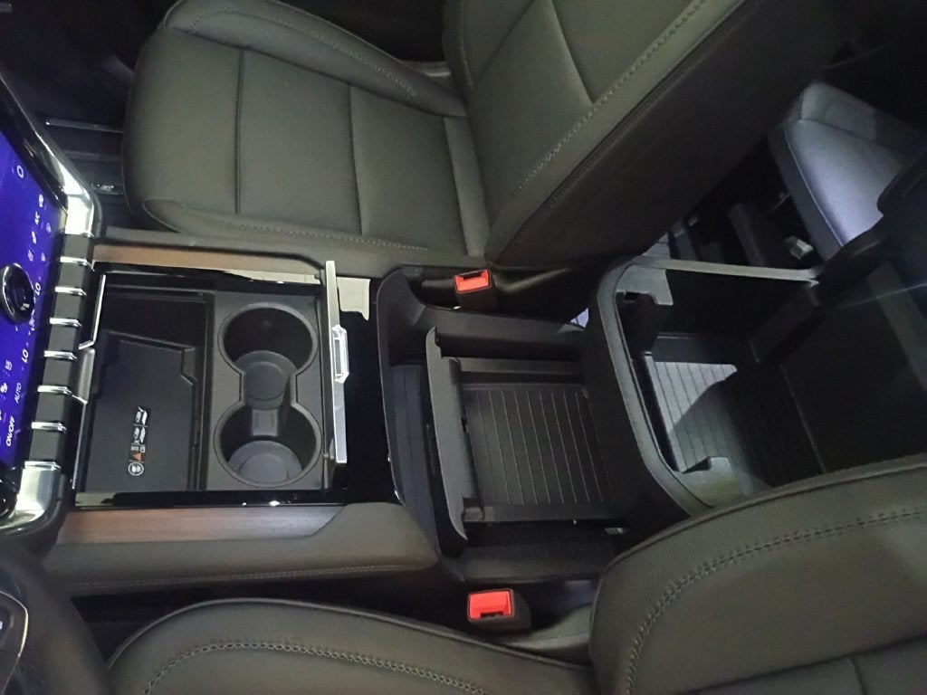 2027 GMC Yukon Denali - Photo 17