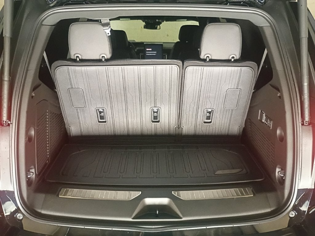 2027 GMC Yukon Denali - Photo 20